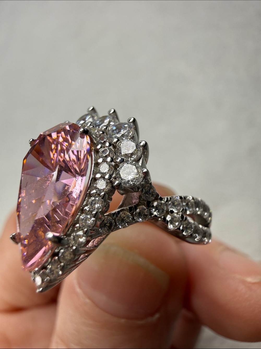 7.5 ct Pink Sapphire and Moissanite ring Size 7 - Picture 4 of 6